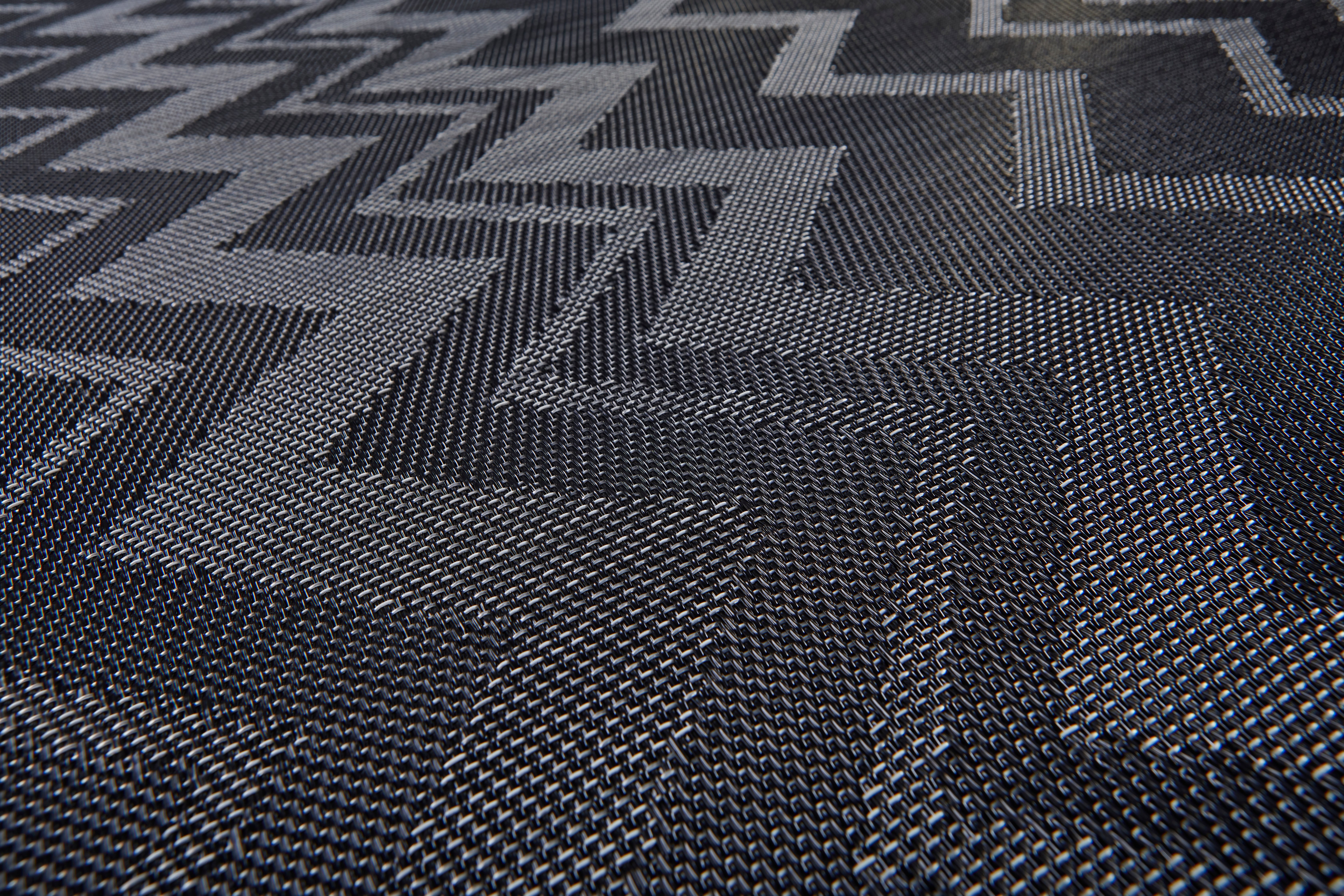 Bolon_Flooring_MissoniHome_ZigzagBlackClose