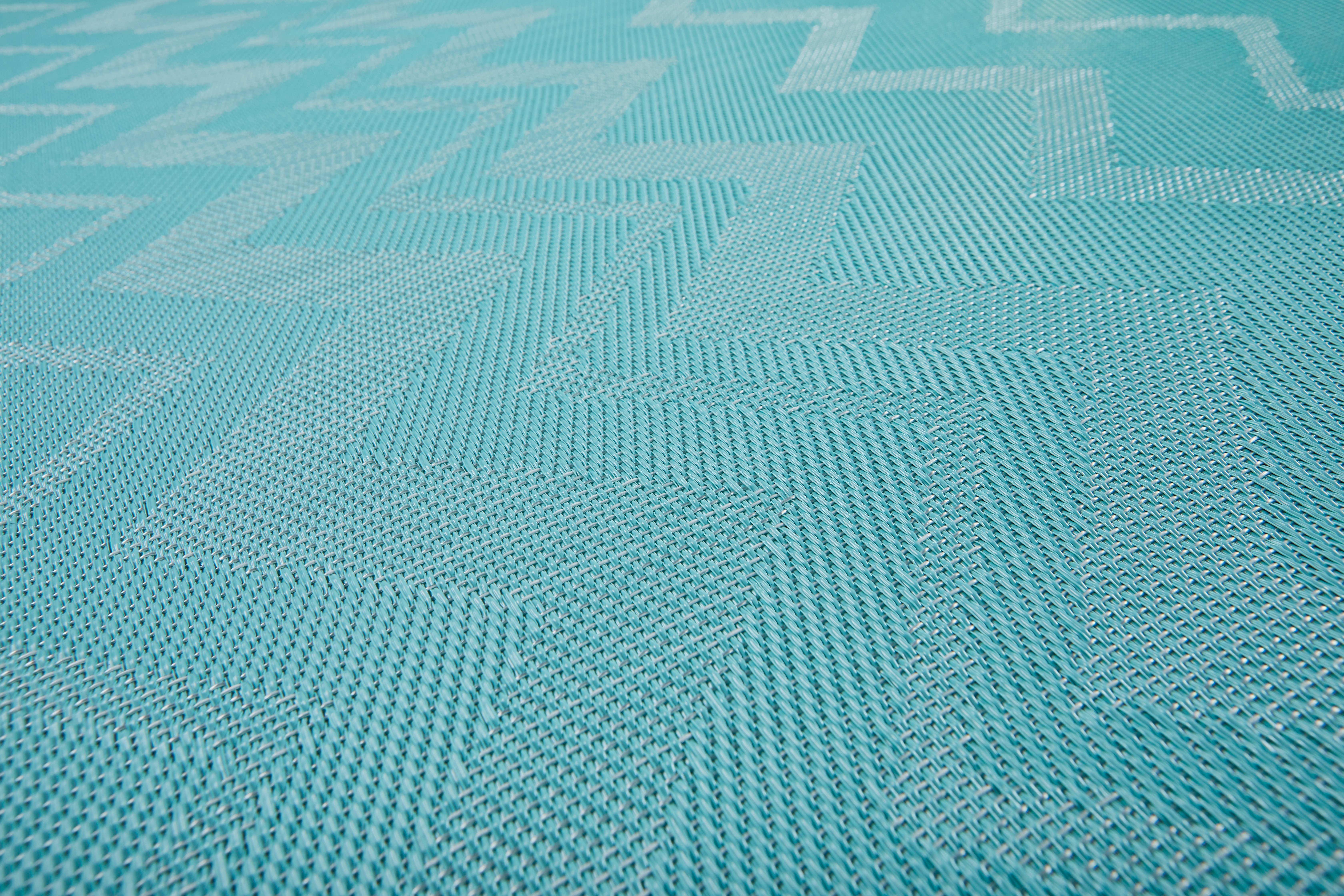 Bolon_Flooring_MissoniHome_ZigzagTurquoiseClose